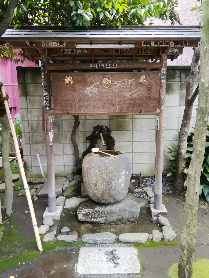 关于笠间稻荷神社东京别社,从人形町站可以去,安静氛围的神社9
　～笠间稻荷神社东京别社～ 