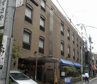 新建前的“酒店kawaya”老字号“酒店kawaya”新建,重新开业