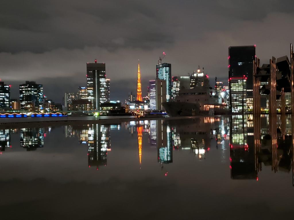  傍晚开始的晴海码头客船终点站的夜景非常美丽。
