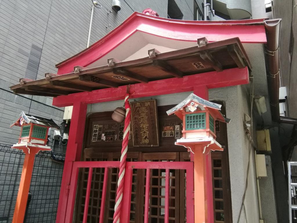  从人形町站可以去的安静氛围的神社NO.28
 　～玉尾稻荷神社～ 