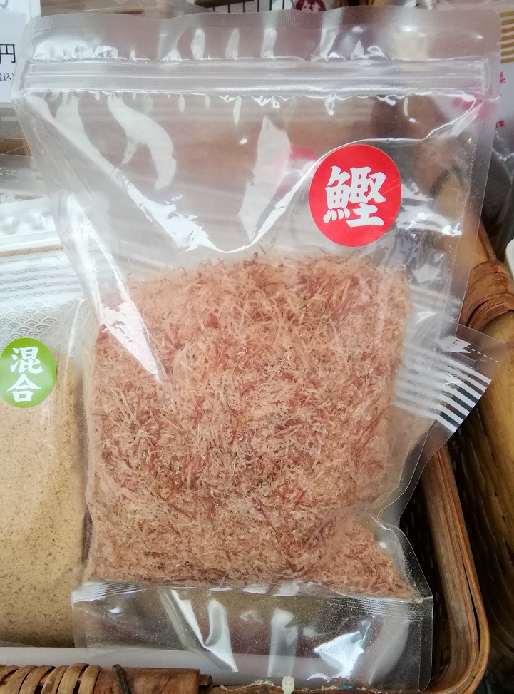 鲣鱼糸贺喜75g 448日元筑地场外市场的鲣鱼干批发店
　～秋山商店～