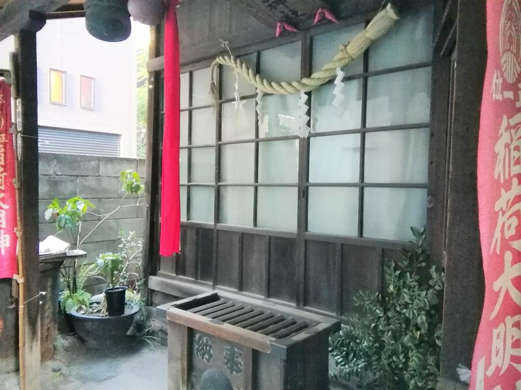 从永久稻荷神社人形町站可以去,氛围安静的神社NO.33
　～永久稻荷神社～