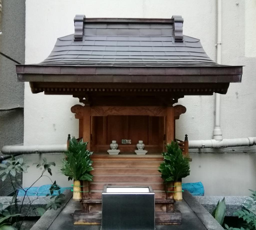  从人形町站可以去的安静氛围的神社NO.34
 　～家内喜稻荷神社～ 