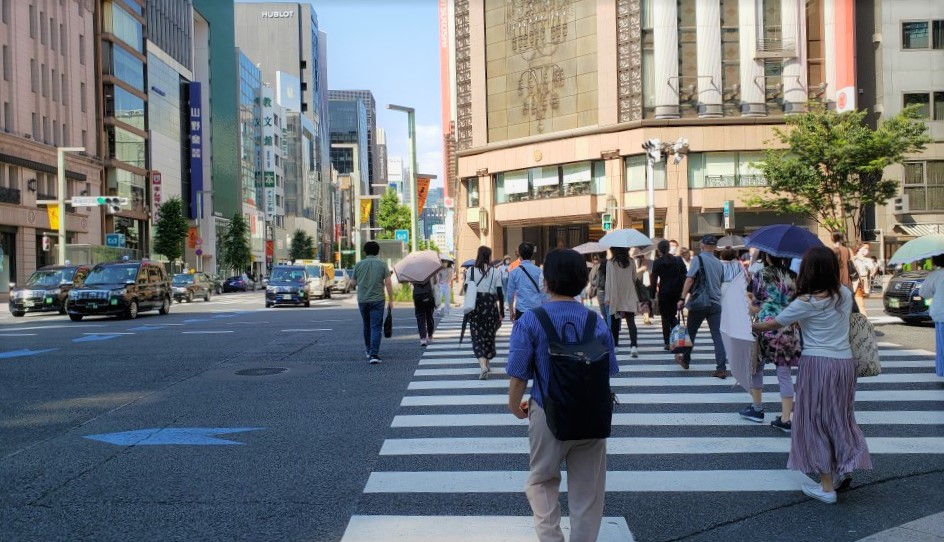  狮子和银座四丁目十字路口