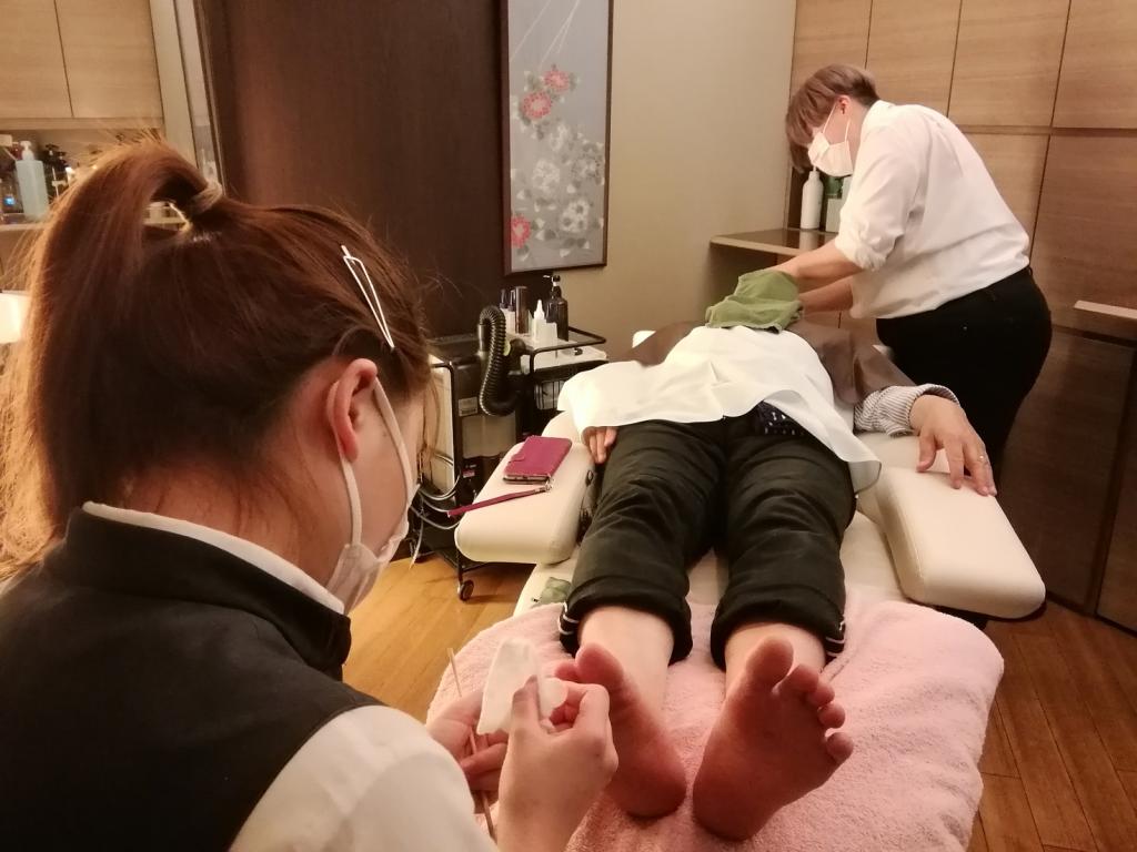  这次“脚指甲保养”怎么样?
　　～Hair Salon ONO艳出专科总店～