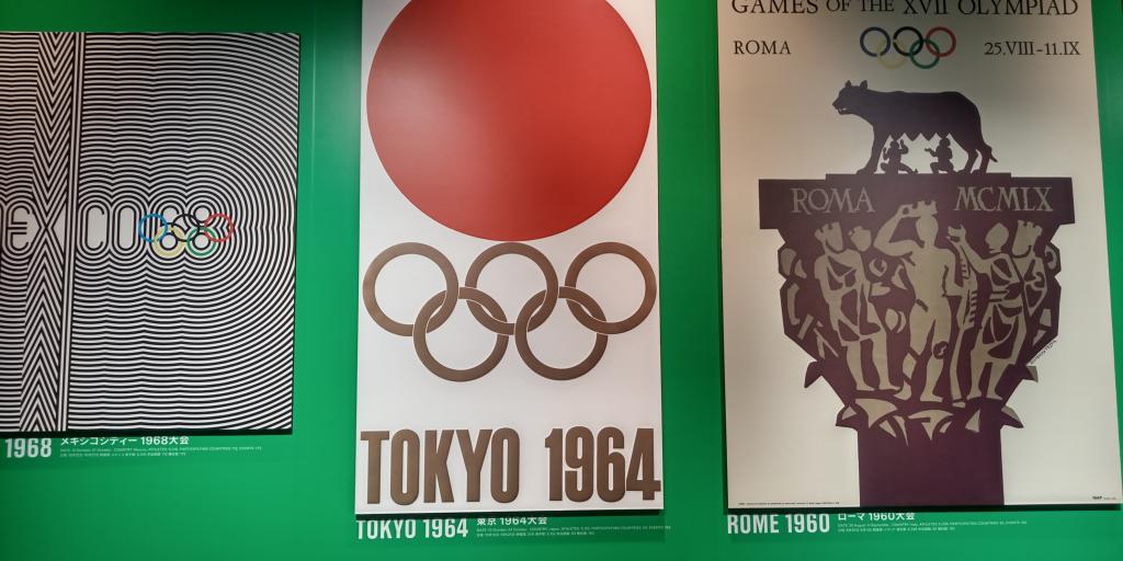 在科雷德室町阳台的地下1层,展示过去的奥运会海报等OLYMPIC AGORA日本桥三井塔科雷德室町、室町阳台