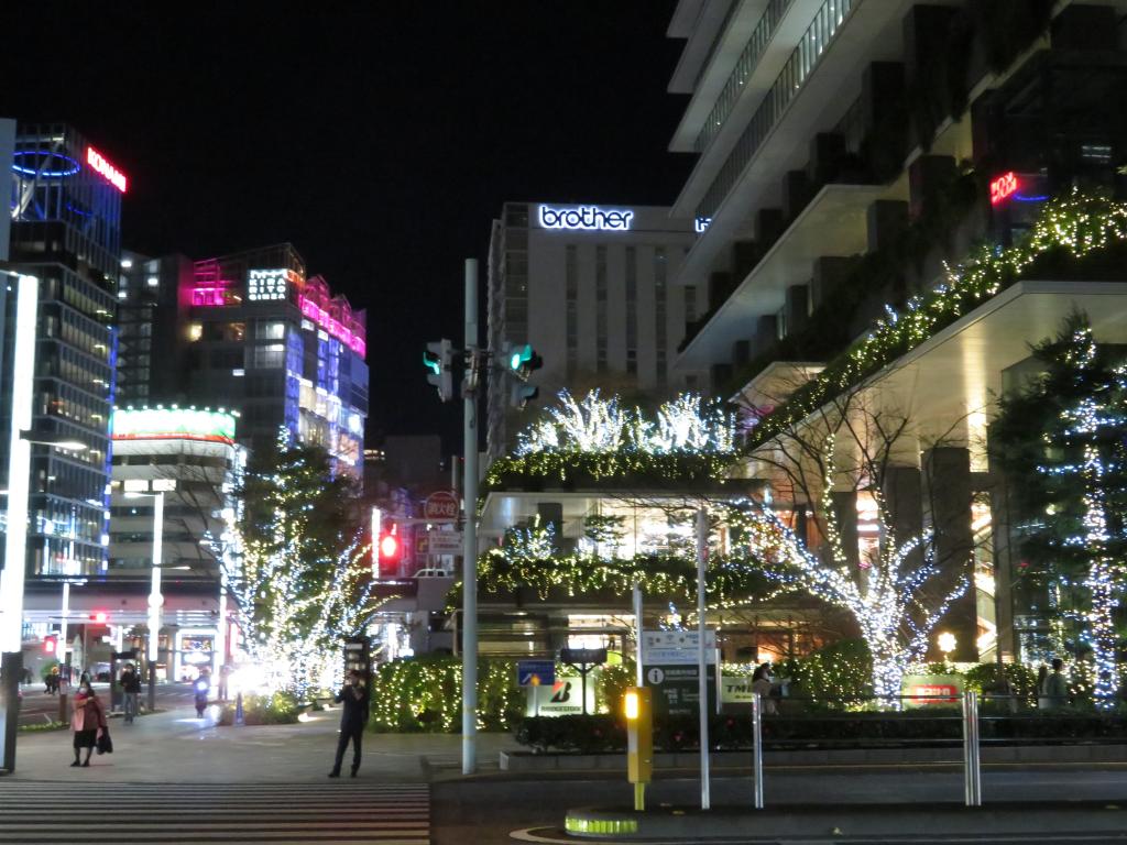 东京广场花园圣诞节灯饰
 2021年圣诞节夜景从日本桥到银座夜景散步