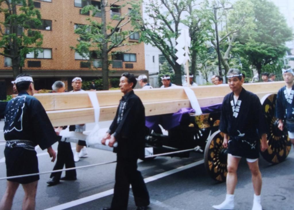  步枪洲神社御用材奉曳式