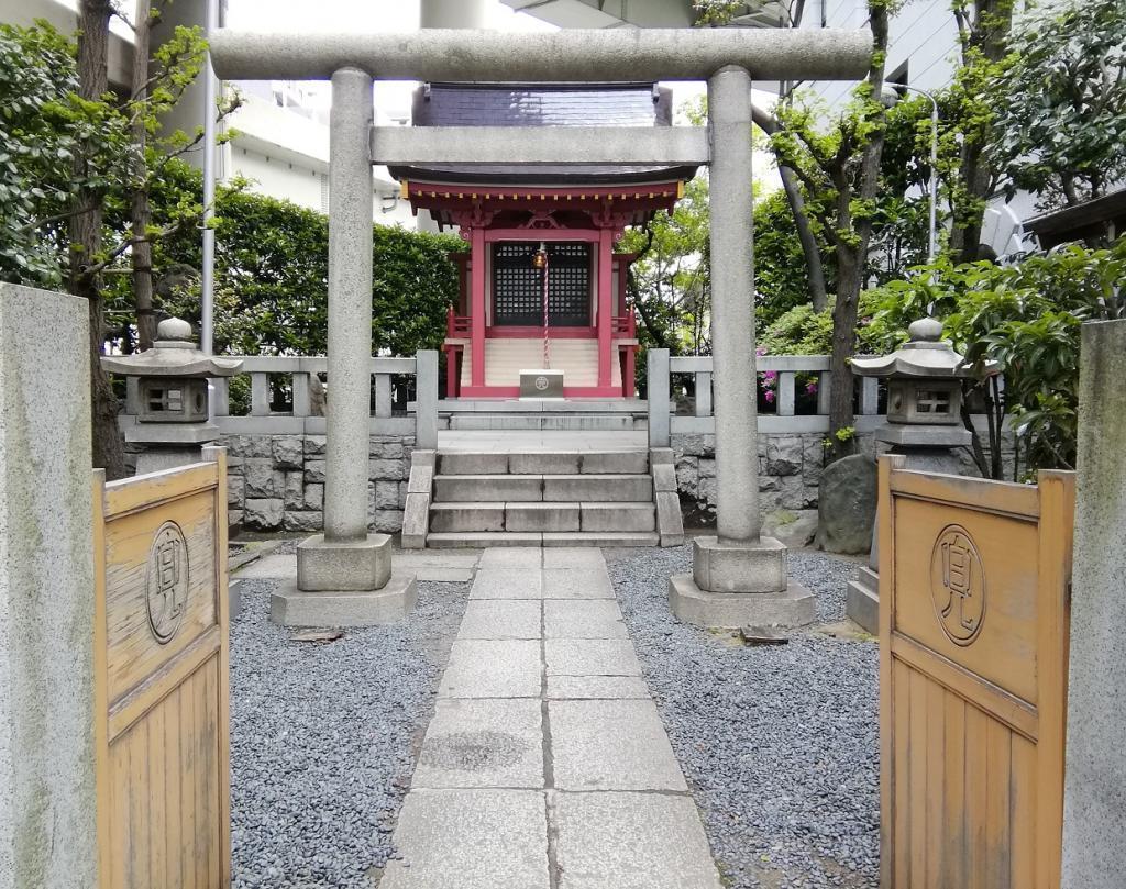 兜神社源义家和德川家康
　　与中央区相关联
　　～铠甲的渡口・兜神社・日本桥～