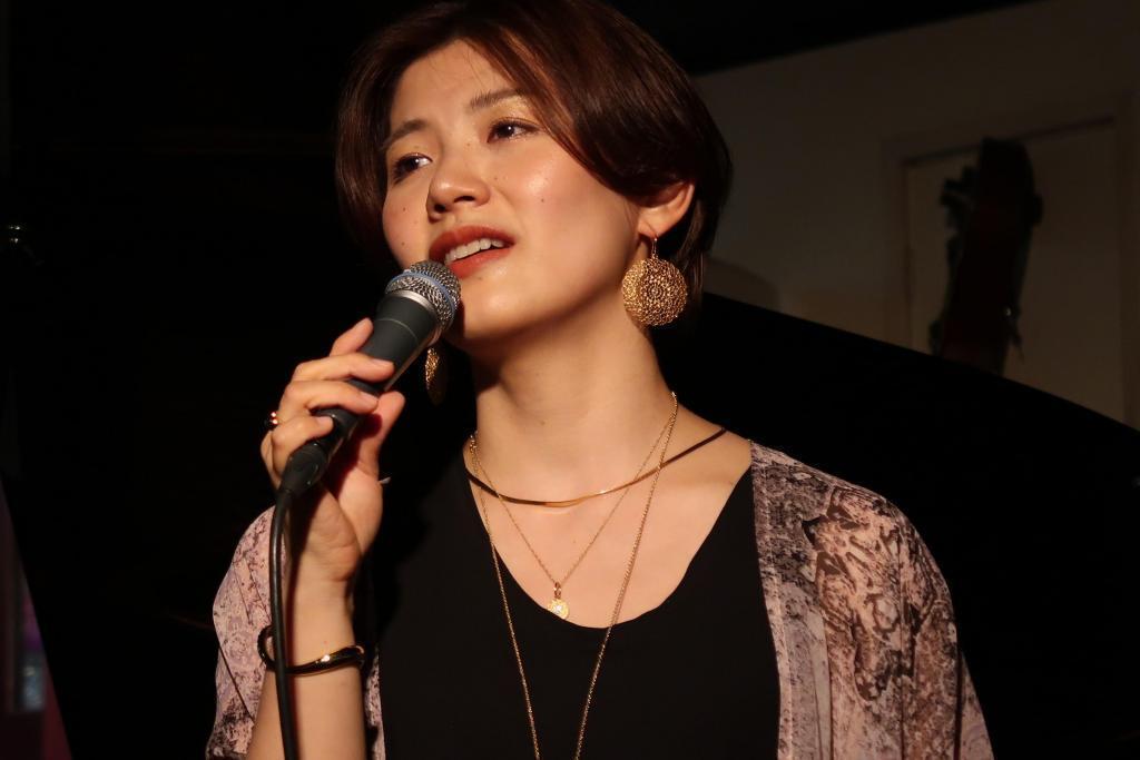 Remi on Vocal Jazz&Soul Bar-The Deep in银座6丁目交汇社大道
在数寄屋大厦4F沉醉在Jazz上
