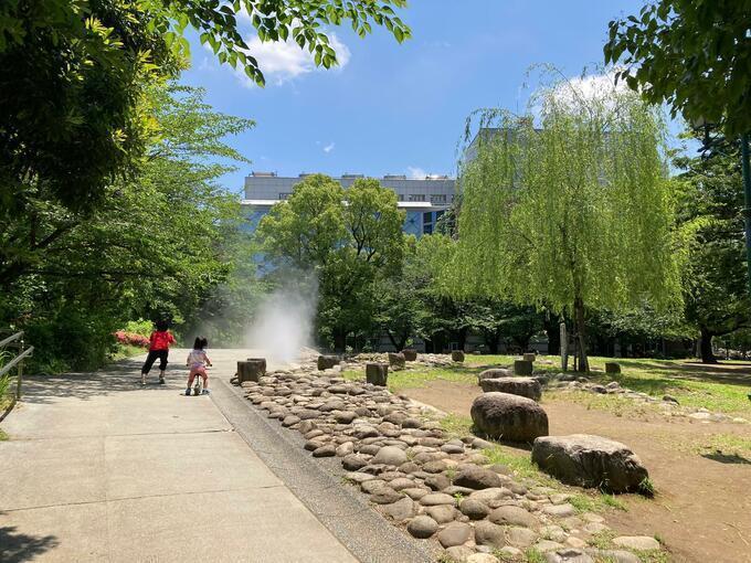  住在区内、在职人员可以免费使用,滨町公园的野营场(烧烤场)非常舒适!