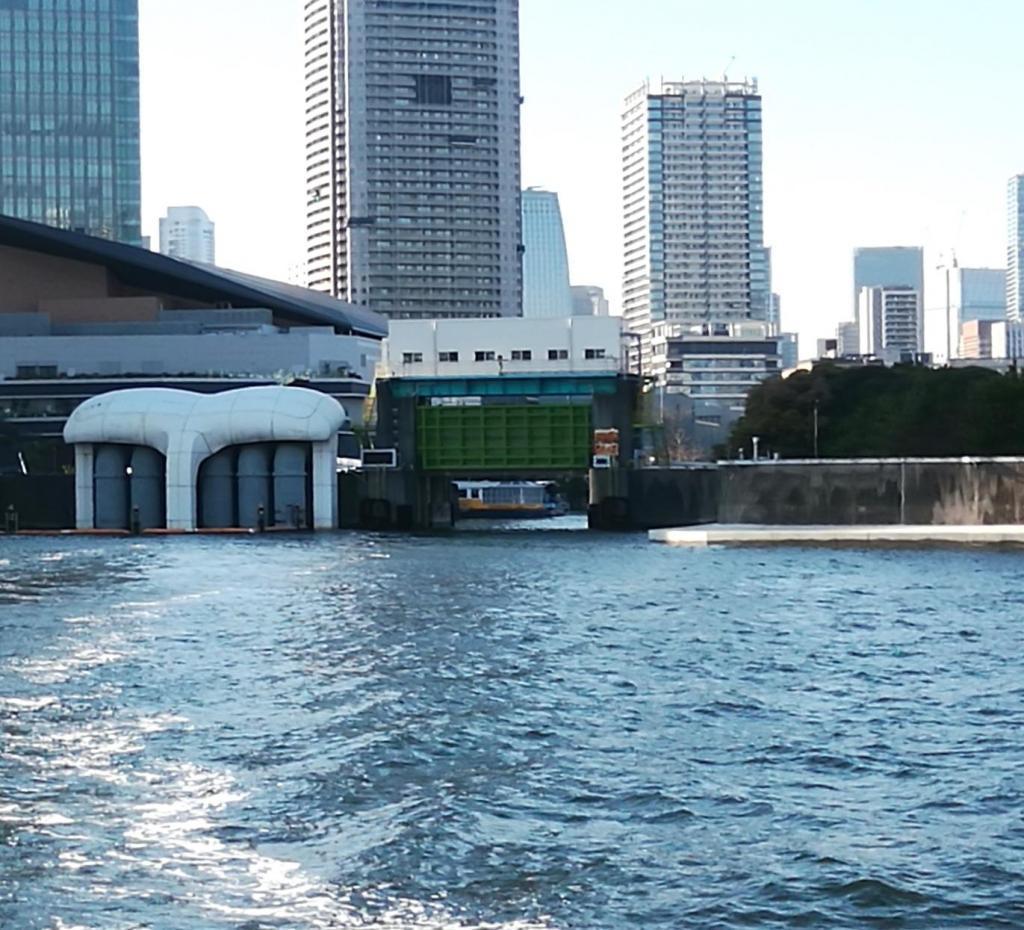 水门
(出航后1:35通过)沃特滋竹芝　→　浅草二天门几乎都是在中央区游船
　以隅田川9桥为中心进行介绍(4-1)
　　～东京水边线浅草・台场游轮～