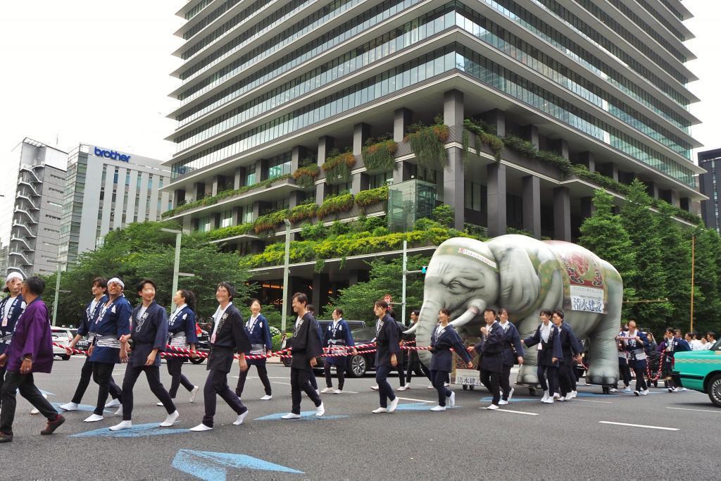  山王祭开始了。