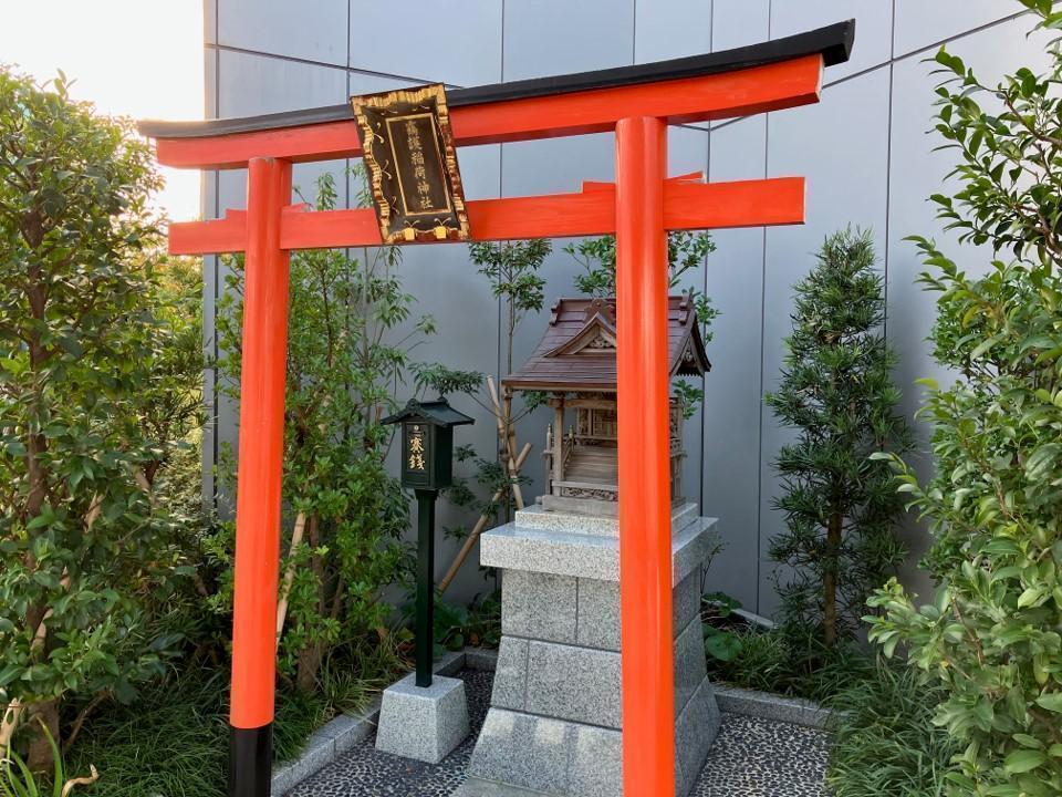 火防之神“护稻荷神社”银座天空中的稻荷大人的神社