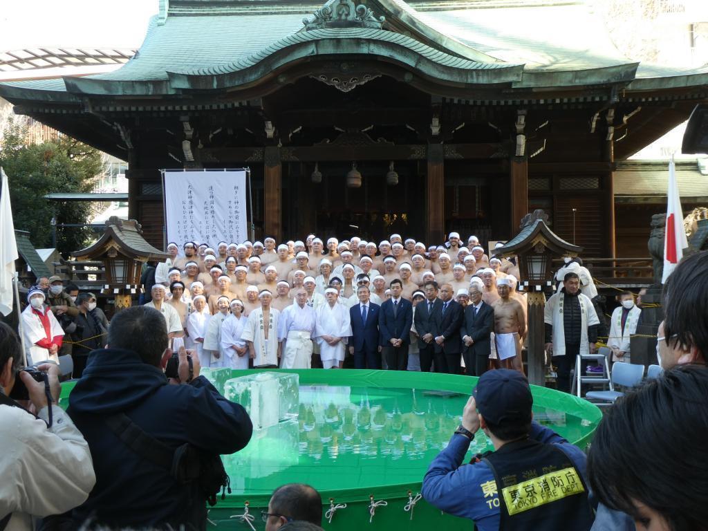 今年迎来第69届的寒中水浴大会铁炮洲稻荷神社举行了“寒中水浴大会(寒中祓禊)”,祈祷无病无灾。
