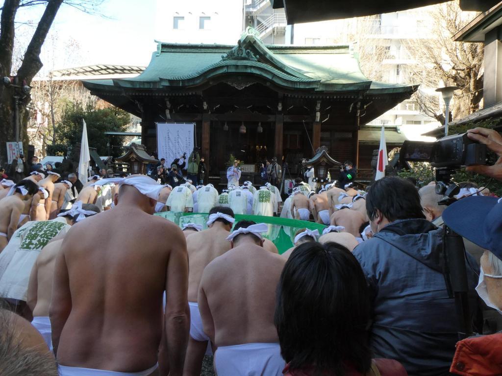  在铁炮洲稻荷神社举行了“寒中水浴大会(寒中祓禊)”,祈祷无病无灾。
