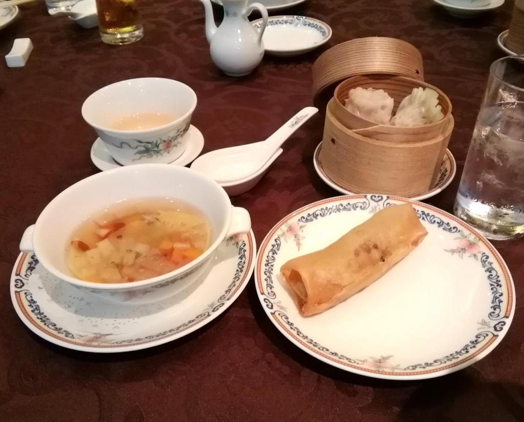  大仓饭店传统的中国菜
　正宗广东料理在日本桥
　吃到了那个午餐。
　　～桃花林日本桥室町宾馆～