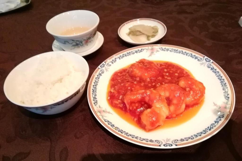  大仓饭店传统的中国菜
　正宗广东料理在日本桥
　吃到了那个午餐。
　　～桃花林日本桥室町宾馆～