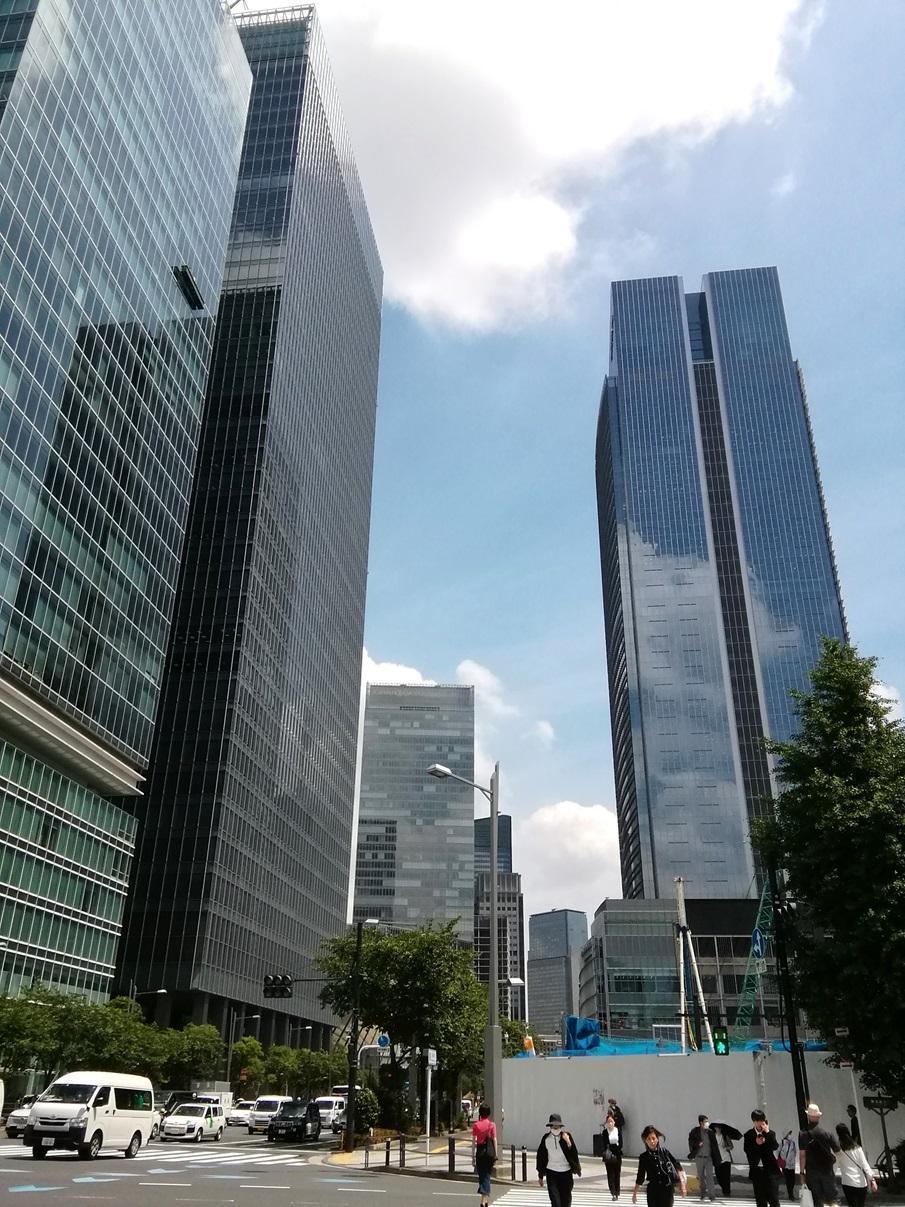  Looking up at high-rise building
　-仰望高层建筑-2
　　～东京中城八重洲～