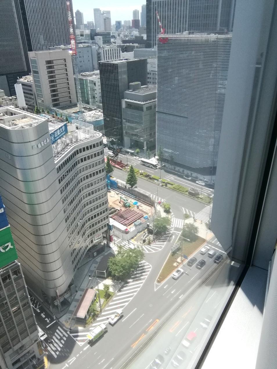  Looking up at high-rise building
　-仰望高层建筑-3
　　～格兰东京北塔～