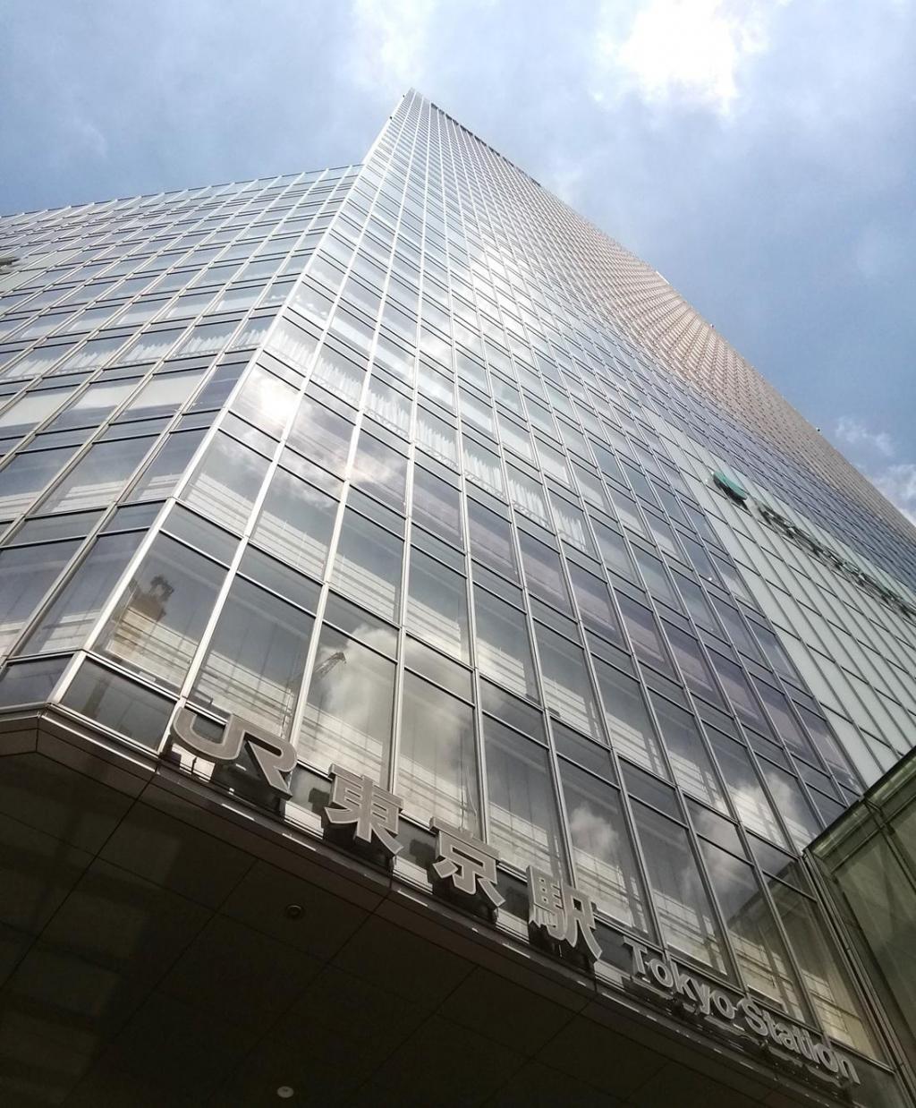  Looking up at high-rise building
　-仰望高层建筑-3
　　～格兰东京北塔～