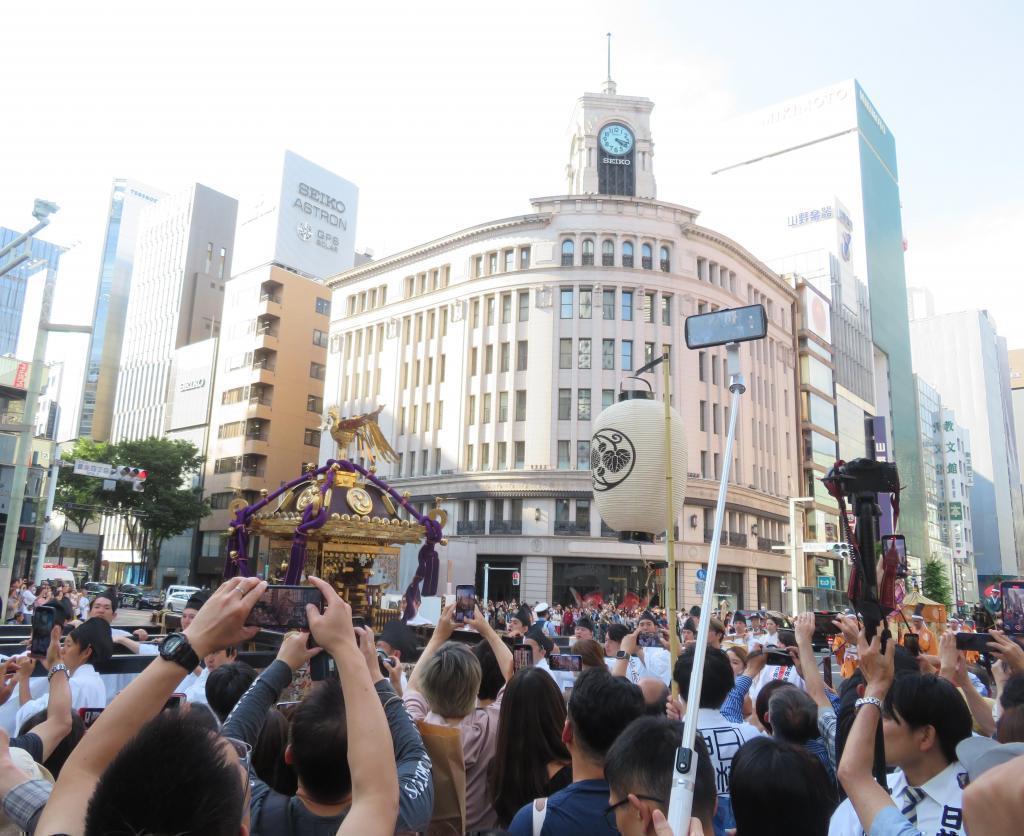 在银座4丁目十字路口,大观众欢喜之轮2024年山王祭神幸祭天下祭的一大活动