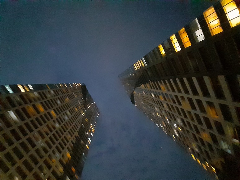  除了居住者以外也可以使用!有效空地的穴场夜景景点