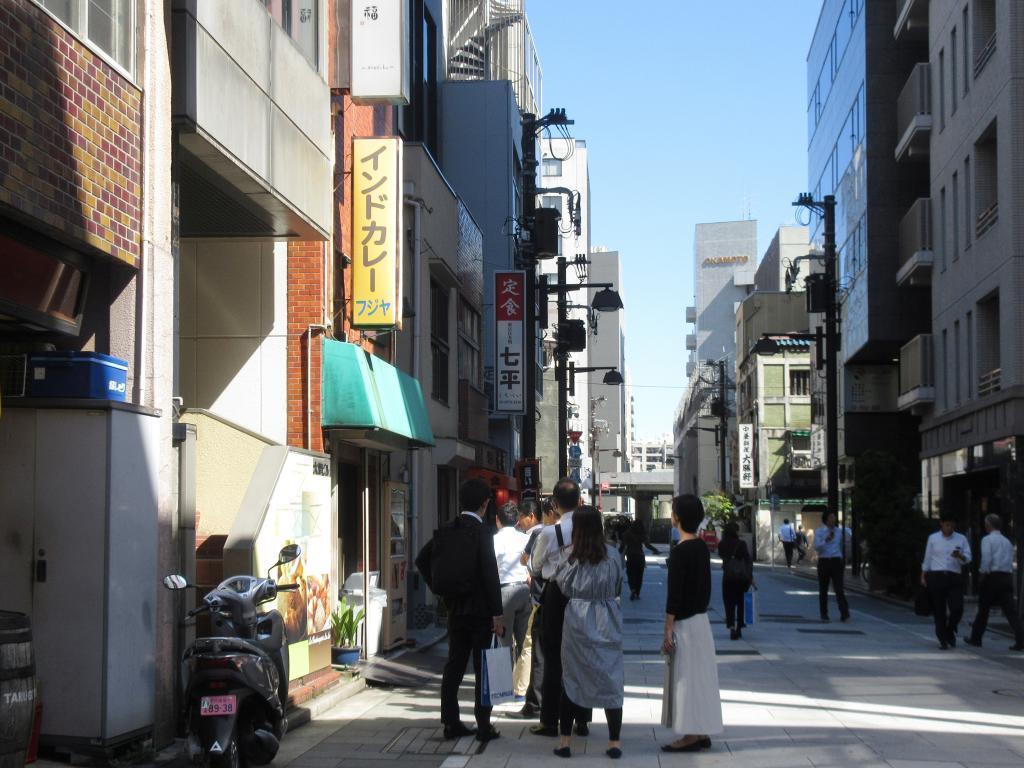  【日本桥室町】 自然小路的咖喱台灯“印度咖喱富士屋”